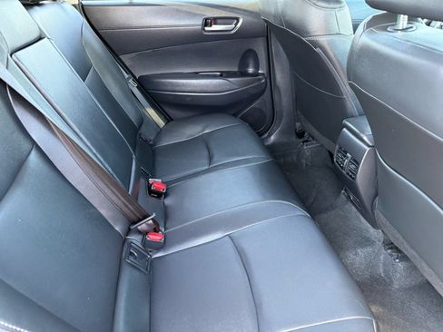 Used 2025 Toyota Corolla Cross XLE FWD image 29