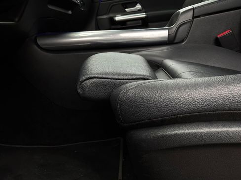 Used 2025 Mercedes-Benz GLA 250 image 12
