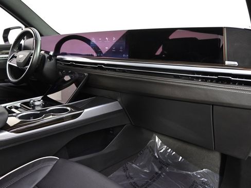 Certified 2025 Cadillac Escalade Premium Luxury image 15