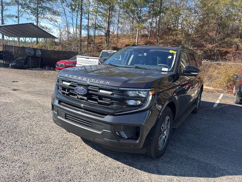 Certified 2025 Ford Expedition Max Active image 3