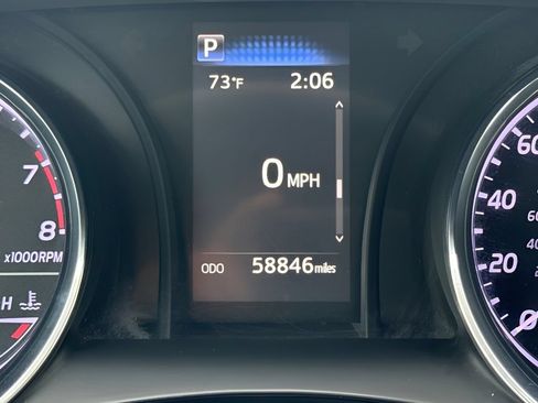 Used 2020 Toyota Camry SE FWD image 11