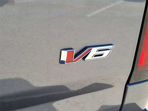 Used 2022 Chevrolet Colorado Z71 w/ Safety Package image 19