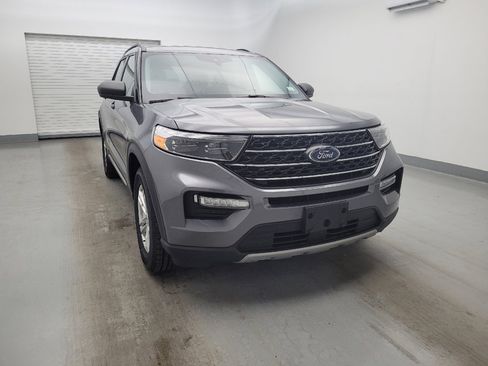 Used 2022 Ford Explorer XLT w/ Equipment Group 202A AWD/4WD image 14