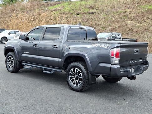 Used 2020 Toyota Tacoma TRD Sport image 4