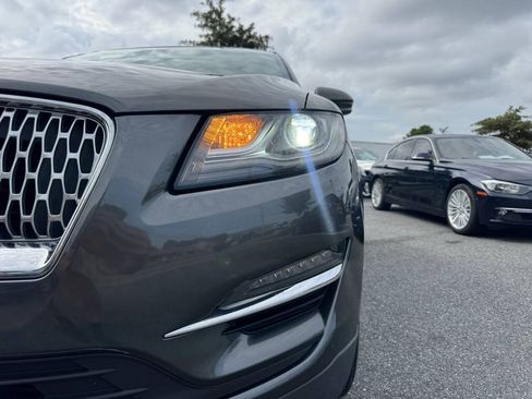 Used 2019 Lincoln MKC Select w/ Select Plus Package AWD/4WD image 2