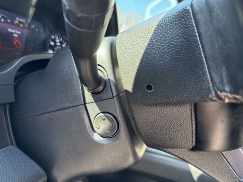 Used 2021 Ford Expedition Platinum image 19