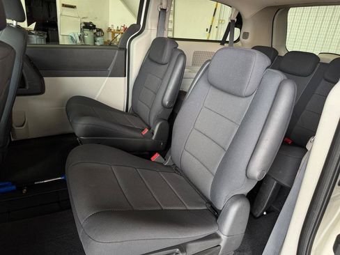Used 2009 Dodge Grand Caravan SE w/ Climate Group FWD image 8