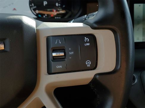 Used 2023 Land Rover Defender 110 S image 18