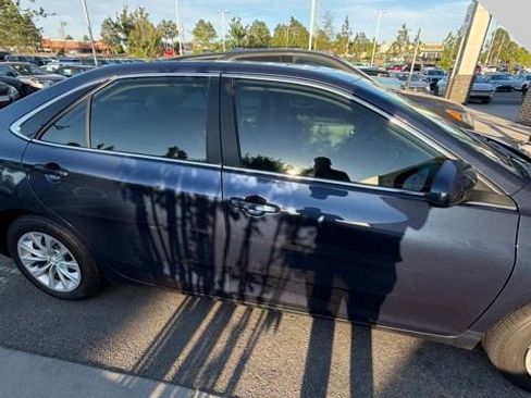 Used 2016 Toyota Camry LE w/ Moonroof Package image 11