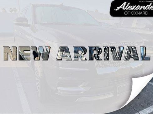 Used 2018 Lincoln Navigator Reserve image 1