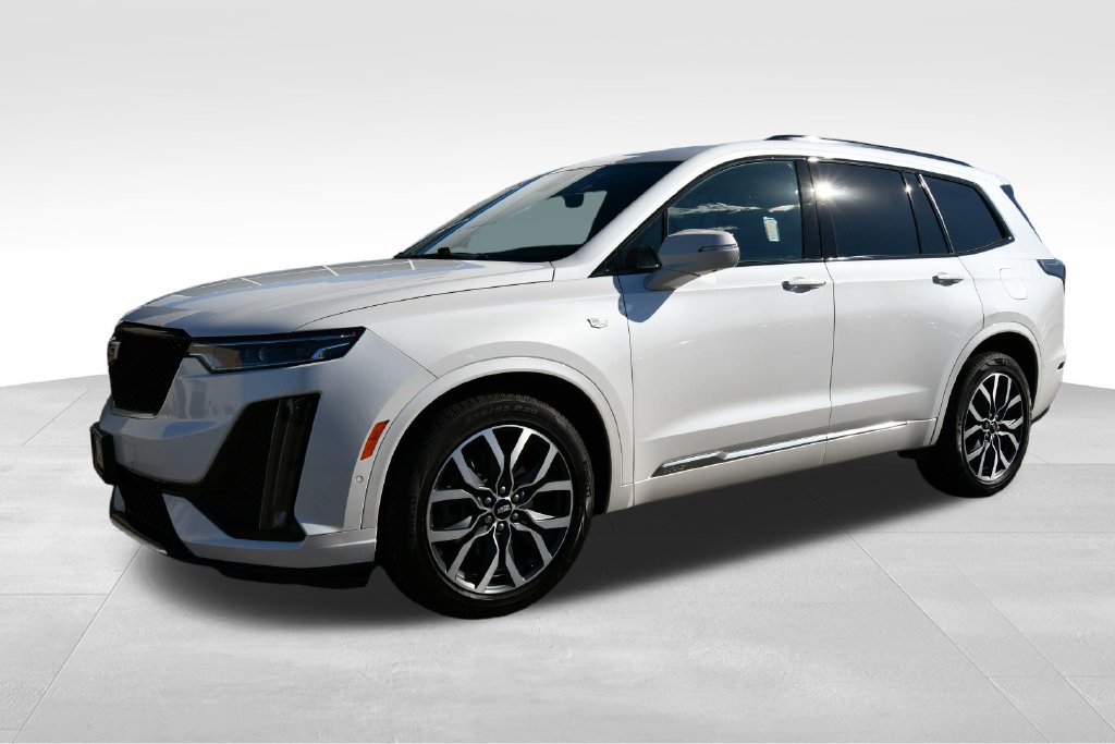 Used 2021 Cadillac XT6 Sport w/ Platinum Package AWD/4WD image 2
