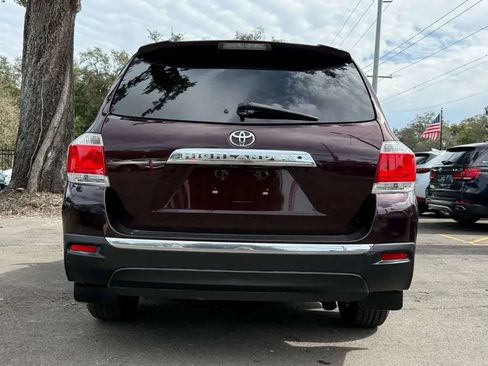 Used 2012 Toyota Highlander SE w/ Tow Pkg FWD image 5