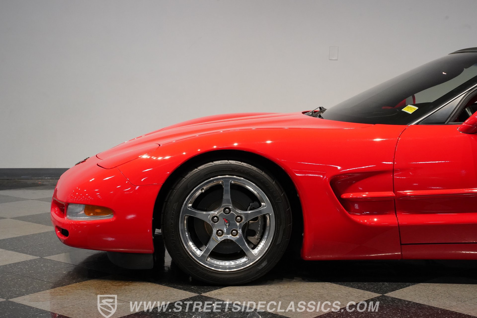 Used 2004 Chevrolet Corvette Convertible w/ Preferred Equipment Group RWD image 24