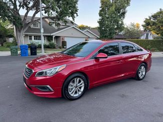 Used 2017 Hyundai Sonata SE image 1