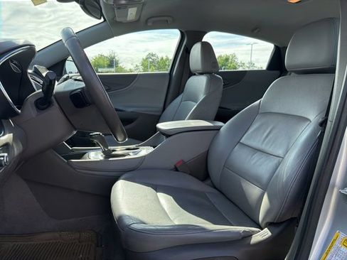 Used 2017 Chevrolet Malibu LT FWD image 20