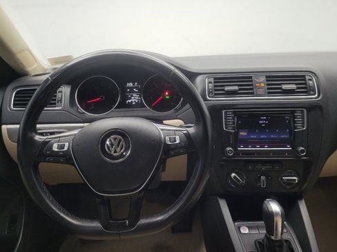 Used 2016 Volkswagen Jetta SE FWD image 22