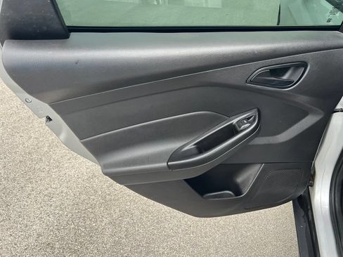 Used 2012 Ford Focus SE FWD image 17
