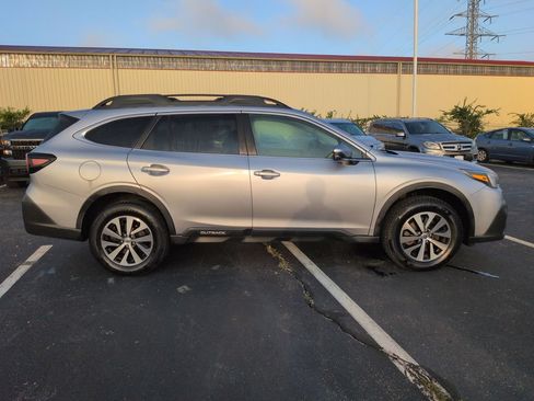 Used 2020 Subaru Outback Premium w/ Popular Package #1 AWD/4WD image 7