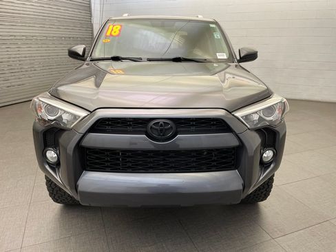 Used 2018 Toyota 4Runner SR5 AWD/4WD image 8