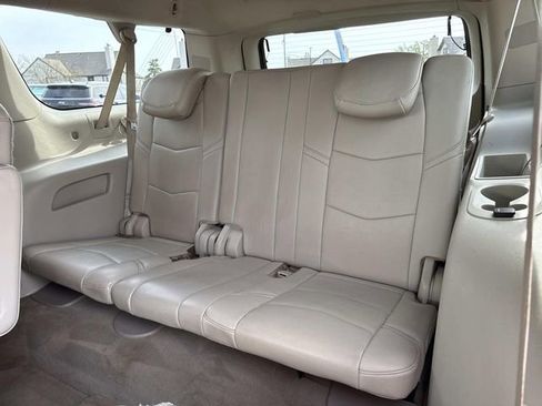Used 2015 Cadillac Escalade ESV Luxury RWD image 13