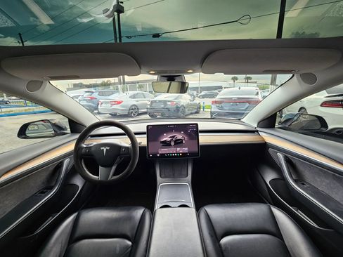 Used 2022 Tesla Model 3 Standard Range RWD image 11