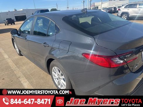 Used 2026 Toyota Camry LE image 4