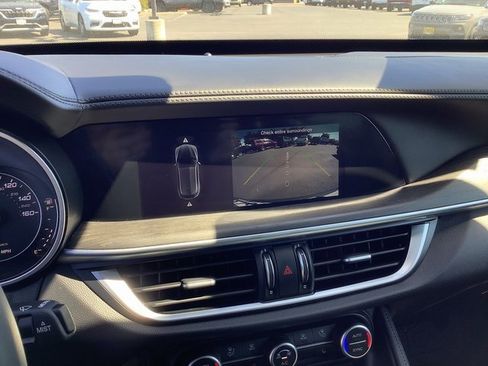 Used 2022 Alfa Romeo Stelvio Ti image 18