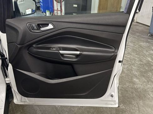 Used 2018 Ford Escape SE w/ Ford Safe & Smart Package image 18