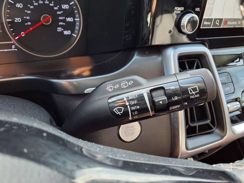 Used 2022 Kia Sorento S w/ Panoramic Sunroof Package FWD image 24