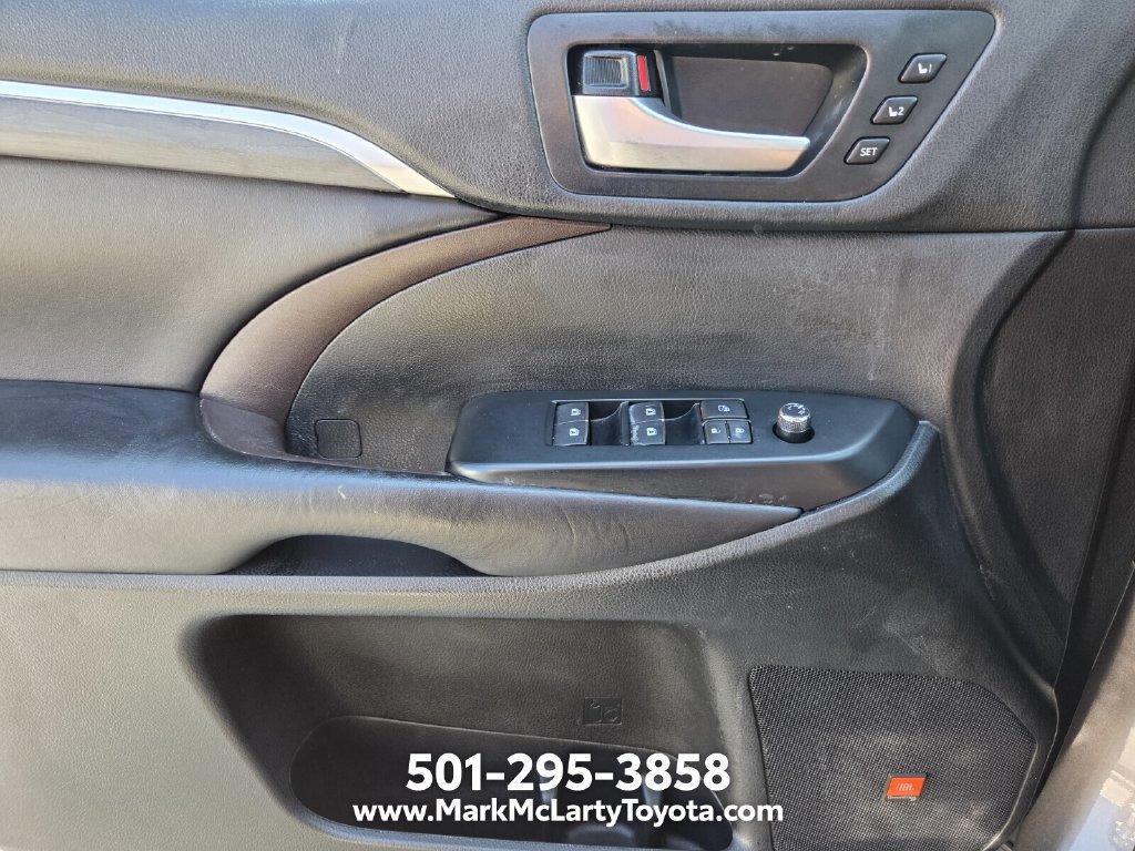 Used 2019 Toyota Highlander Limited FWD image 29
