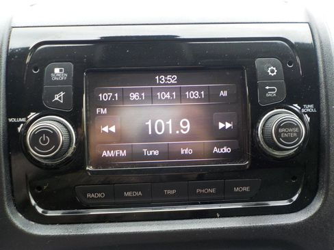 Used 2020 RAM ProMaster 1500 w/ Interior Convenience Group FWD image 13