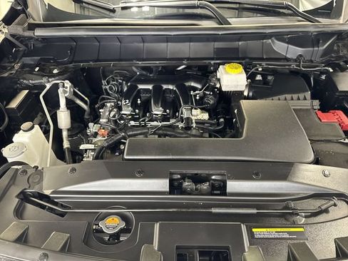 Used 2025 Nissan Pathfinder SL w/ SL Premium Package FWD image 32