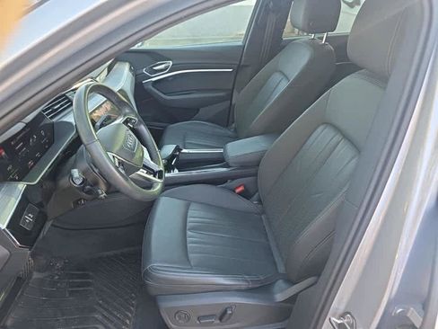 Used 2023 Audi e-tron Premium Plus w/ Premium Plus Package image 9