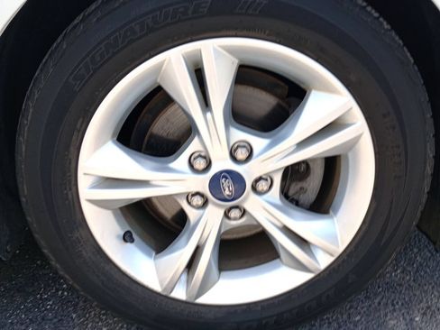 Used 2014 Ford Focus SE FWD image 23