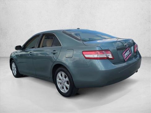 Used 2010 Toyota Camry LE FWD image 8