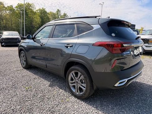 Used 2023 Kia Seltos S AWD/4WD image 5