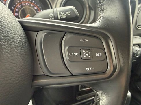 Used 2022 Jeep Gladiator Willys image 18