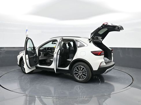 New 2025 Ford Escape SE image 50