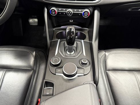 Used 2018 Alfa Romeo Giulia AWD image 20