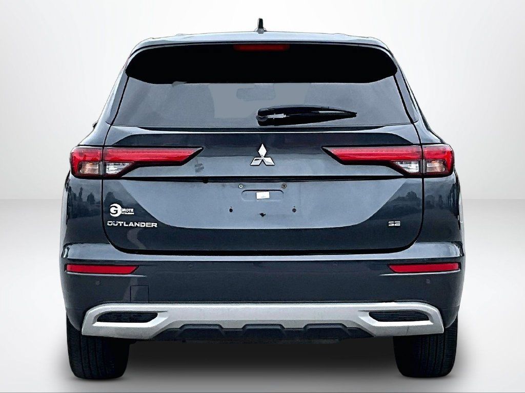 Used 2024 Mitsubishi Outlander SE FWD image 5