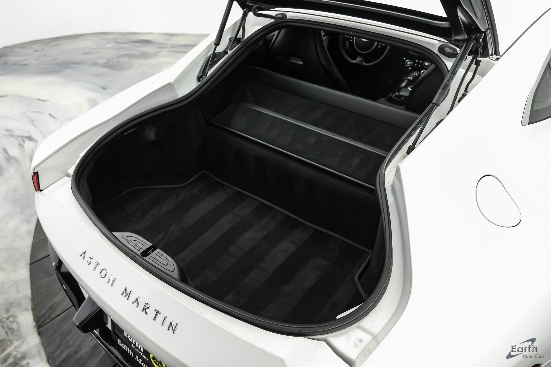 Used 2022 Aston Martin V8 Vantage Coupe RWD image 95