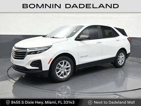 Used 2022 Chevrolet Equinox LS FWD image 1