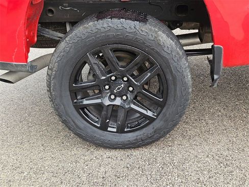 Used 2024 Chevrolet Silverado 1500 LT Trail Boss w/ Protection Package image 11