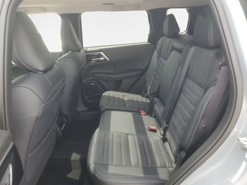 New 2026 Mitsubishi Outlander AWD image 24