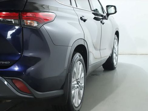 Used 2022 Toyota Highlander Limited AWD/4WD image 55