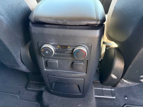 Used 2020 Ford Explorer 4WD w/ Class III Trailer Tow Package image 19