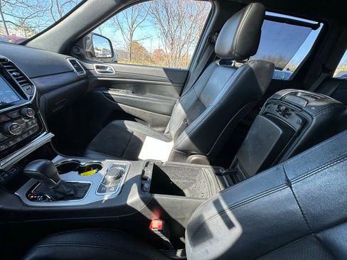 Used 2022 Jeep Grand Cherokee Laredo X image 28