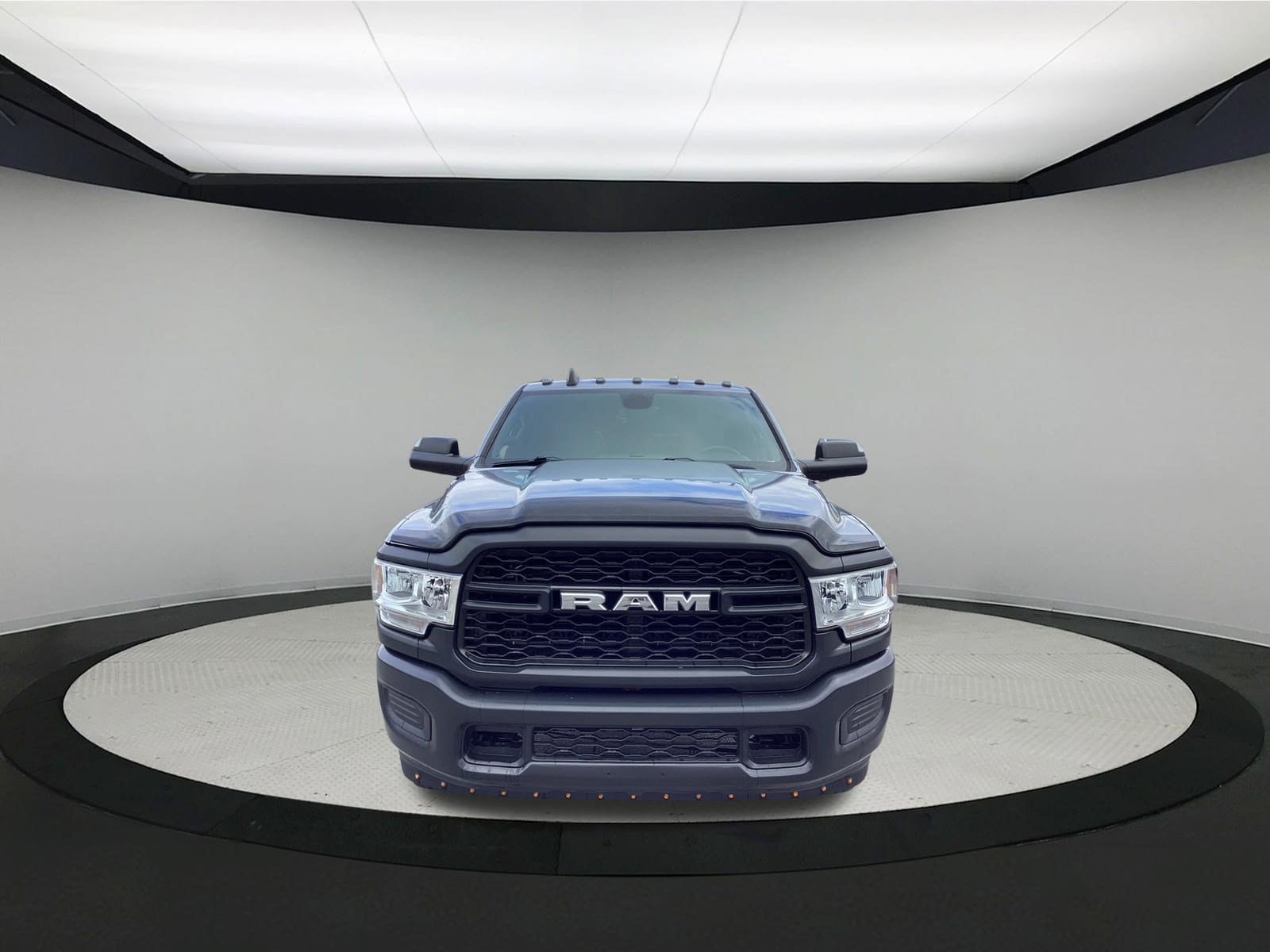 Used 2022 RAM 3500 Tradesman AWD/4WD image 3