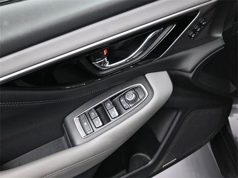 Used 2020 Subaru Outback Limited image 13