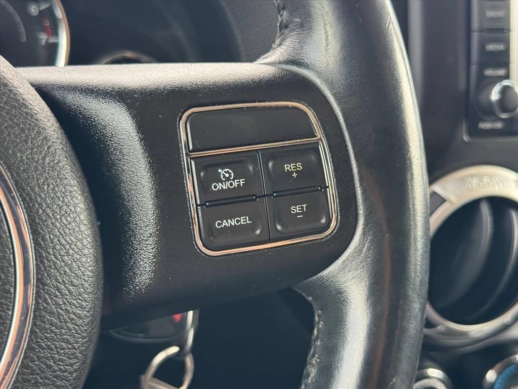 Used 2014 Jeep Wrangler Unlimited Sahara w/ Connectivity Group AWD/4WD image 18